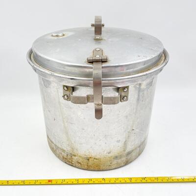 VINTAGE MARY DUNBAR ALUMINUM â€œTHE WATERLESS COOKERâ€ 