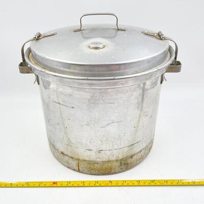 VINTAGE MARY DUNBAR ALUMINUM â€œTHE WATERLESS COOKERâ€ 