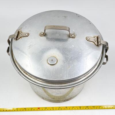 VINTAGE MARY DUNBAR ALUMINUM â€œTHE WATERLESS COOKERâ€ 