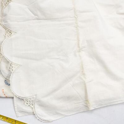 VINTAGE EMBROIDERED PILLOWCASES AND FLAT SHEET
