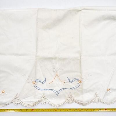 VINTAGE EMBROIDERED PILLOWCASES AND FLAT SHEET