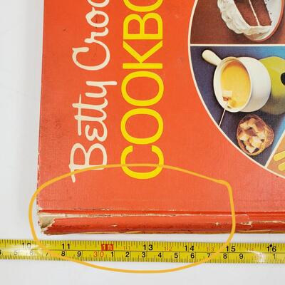 1972 BETTY CROCKER 12TH PRINTING HARDBACK COOKBOOK 