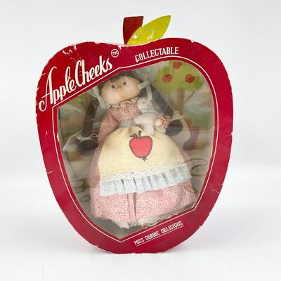 APPLE CHEEKS â€œMISS DEBBIE DELICIOUSâ€ COLLECTIBLE 8â€ CLOTH DOLL