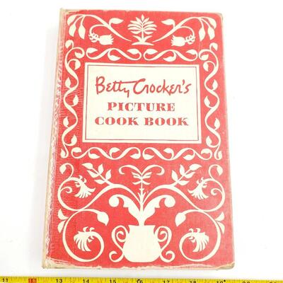 VINTAGE BETTY CROCKER'S PICTURE COOK BOOK COPYRIGHT 1950 FIRST EDITION HARDBACK PUBLISHED BY GENERAL MILLS LOT 1