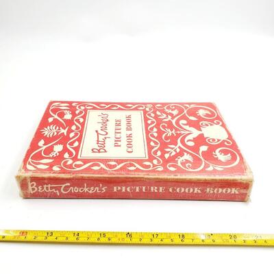 VINTAGE BETTY CROCKER'S PICTURE COOK BOOK COPYRIGHT 1950 FIRST EDITION HARDBACK PUBLISHED BY GENERAL MILLS LOT 1