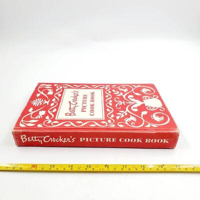 VINTAGE BETTY CROCKER'S PICTURE COOK BOOK COPYRIGHT 1950 FIRST EDITION HARDBACK LOT 2