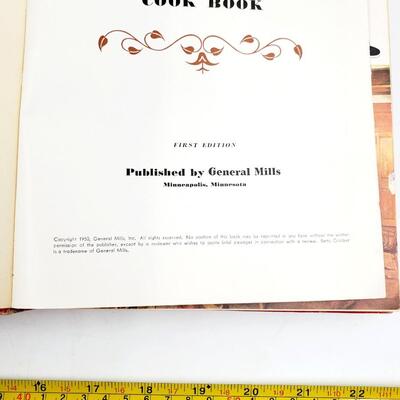 VINTAGE BETTY CROCKER'S PICTURE COOK BOOK COPYRIGHT 1950 FIRST EDITION HARDBACK LOT 2