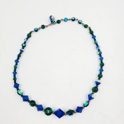 VINTAGE COLORFUL BLUE BEADED NECKALCE 