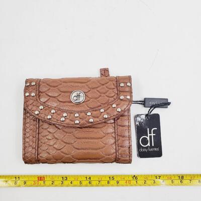 DAISY FUENTES WALLET