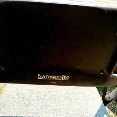 SAMSONITE VINTAGE TABLE & CHAIRS 