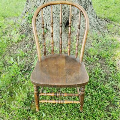 SOLID WOOD SPINDLE BACK CHAIR