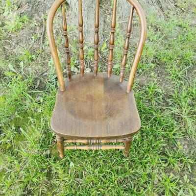 SOLID WOOD SPINDLE BACK CHAIR