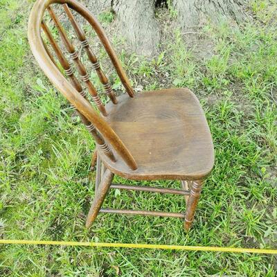 SOLID WOOD SPINDLE BACK CHAIR