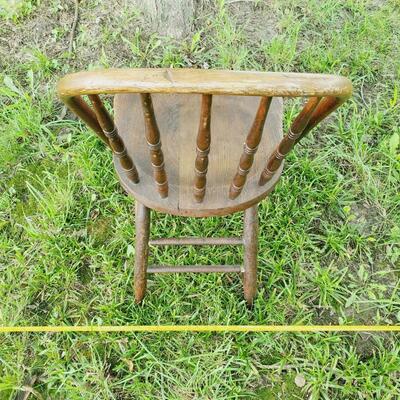 SOLID WOOD SPINDLE BACK CHAIR