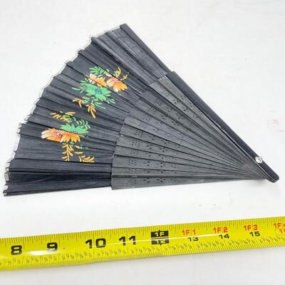 ORIENTAL-STYLE PAPER FAN AND PLASTIC TRINKET BOX