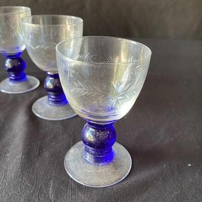 LOT#M269: Vintage Etched Glass Goblets