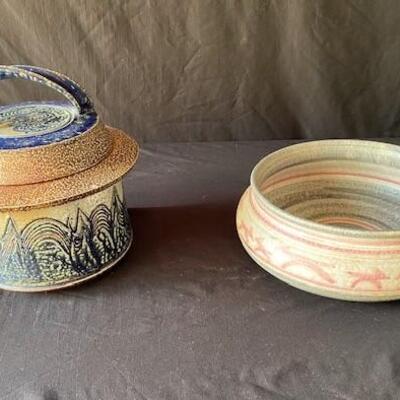 LOT#M275: Pair of Ceramic Bowls