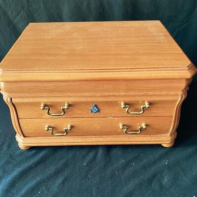 LOT#E298: Jewelry Chest with Assorted Masonic Pieces