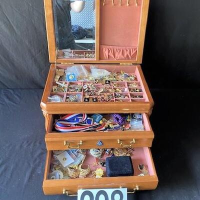 LOT#E298: Jewelry Chest with Assorted Masonic Pieces