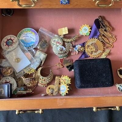 LOT#E298: Jewelry Chest with Assorted Masonic Pieces