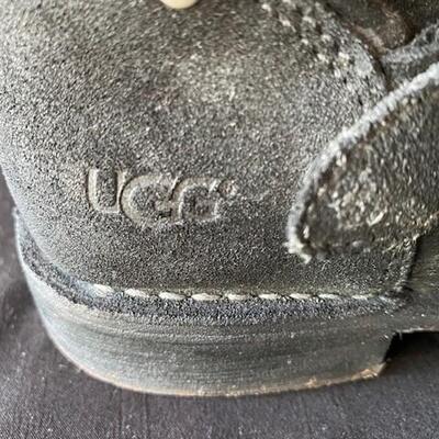 LOT#R299: Ladies Ugg Boats