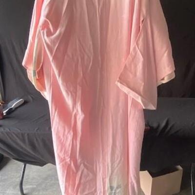 LOT#R303: Vintage Japanese Hand Painted Kimono