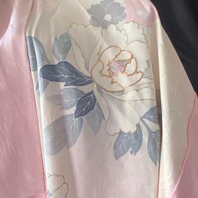 LOT#R303: Vintage Japanese Hand Painted Kimono