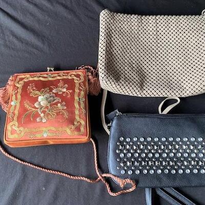 LOT#R305: Assorted Vintage Purse Lot