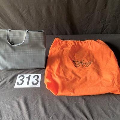 LOT#R313: Burberry London Bag