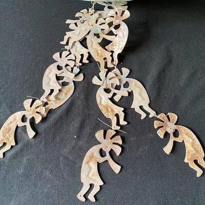 LOT#R318: Assorted Hanging DÃ©cor
