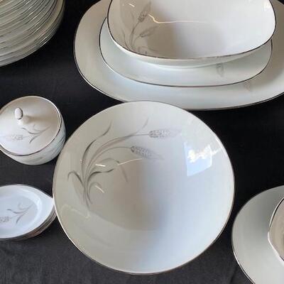 LOT#U320: Noritake "Prosperity" Wheat Pattern China