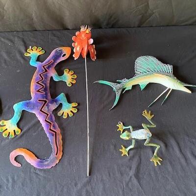 LOT#U328: Assorted Coastal & Resin Wall DÃ©cor