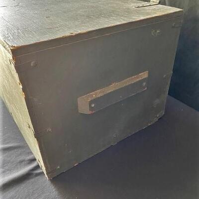LOT#U338: Military Foot Locker