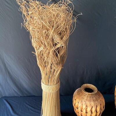 LOT#U339: Assorted Coastal DÃ©cor Lot #1