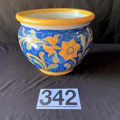LOT#U342: Ceramic Planter