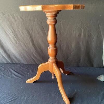 LOT#U343: Two Accent Tables