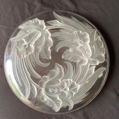 LOT#T351: Verlys Frosted Orchid Plate