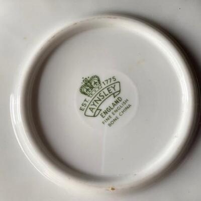 LOT#T352: Assorted China & DÃ©cor Lot #1