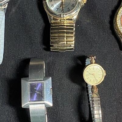 LOT#R378: Ladies Watch Lot #1