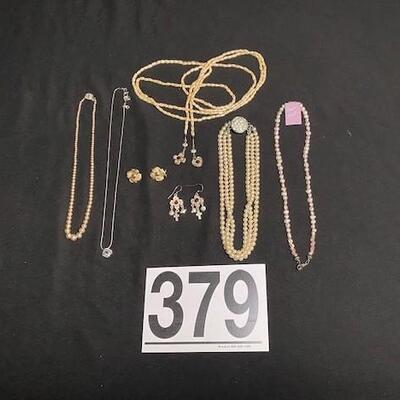 LOT#R379: Costume Jewelry Lot #5