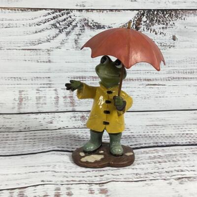 Frog holding an Umbrella Figurine 
