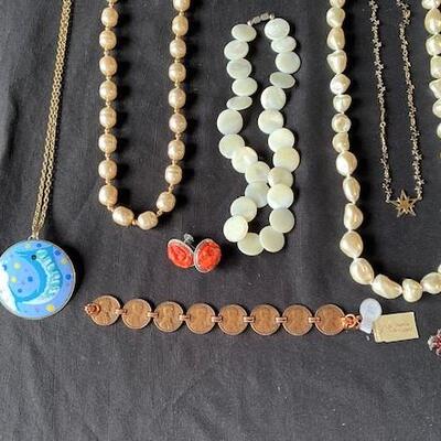 LOT#F381: Large Costume Jewelry Lot #6