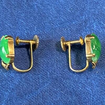 LOT#F385: Stamped 14K Vintage Imperial Jade Screwback Earrings [4g]