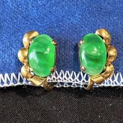 LOT#F385: Stamped 14K Vintage Imperial Jade Screwback Earrings [4g]