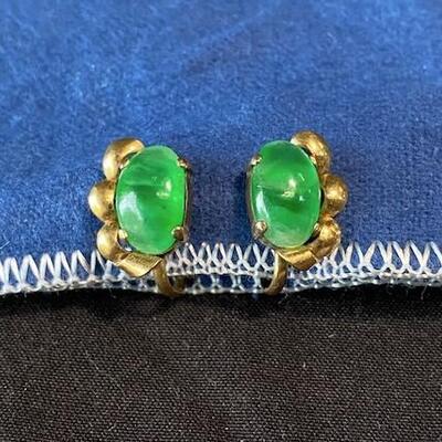 LOT#F385: Stamped 14K Vintage Imperial Jade Screwback Earrings [4g]