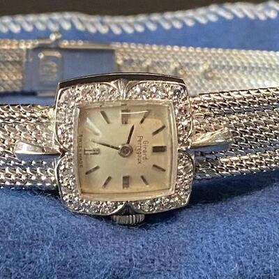 LOT#F387: Stamped 18K Girard Perregaux Ladies Watch [30g]