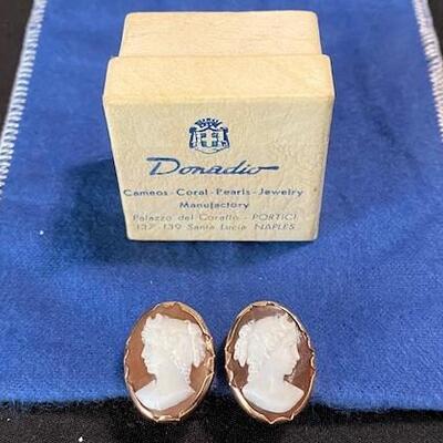 LOT#F388: Vintage Donadio of Italy Tested 14K Cameo Earrings [7g]