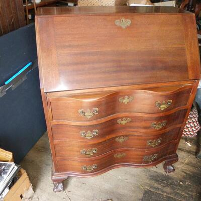 Antique Early American Slant top desk.