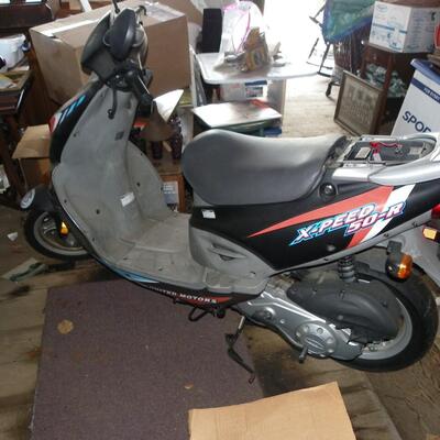 2011 Hyosung x-speed-50r, scooter.