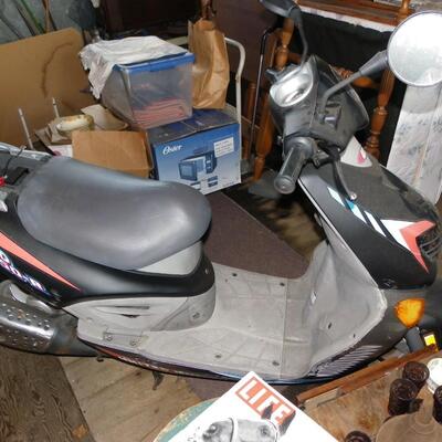 2011 Hyosung x-speed-50r, scooter.
